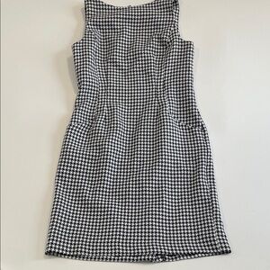 Shelby & Palmer size 6Classic Black / White Mini Dress houndstooth check sheathe